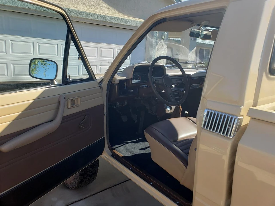 1982 Toyota Hilux 3rd Gen - Image 6 of 17