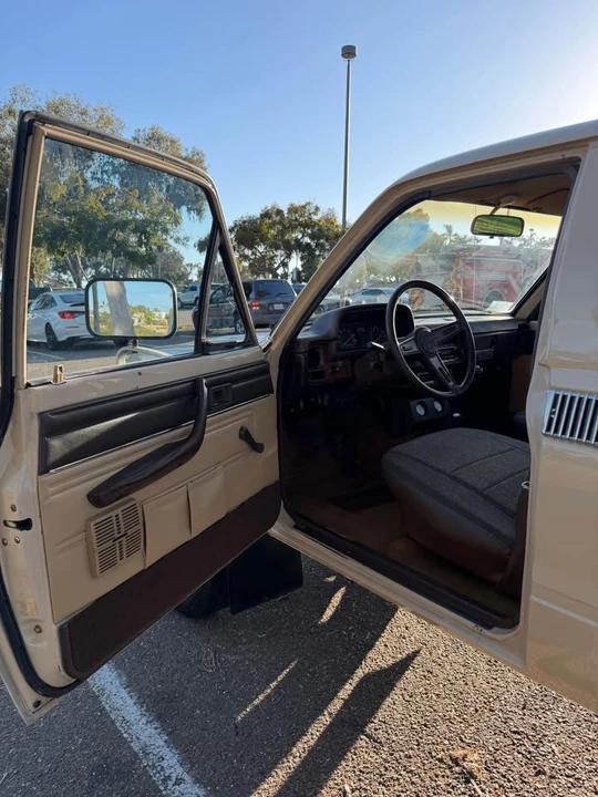 1982 Toyota Hilux 3rd Gen - Image 11 of 17