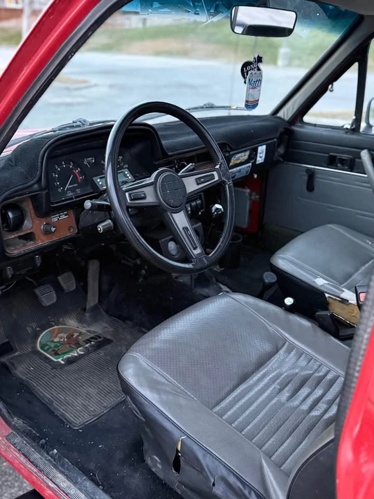 1982 Toyota Trekker - Image 9 of 11