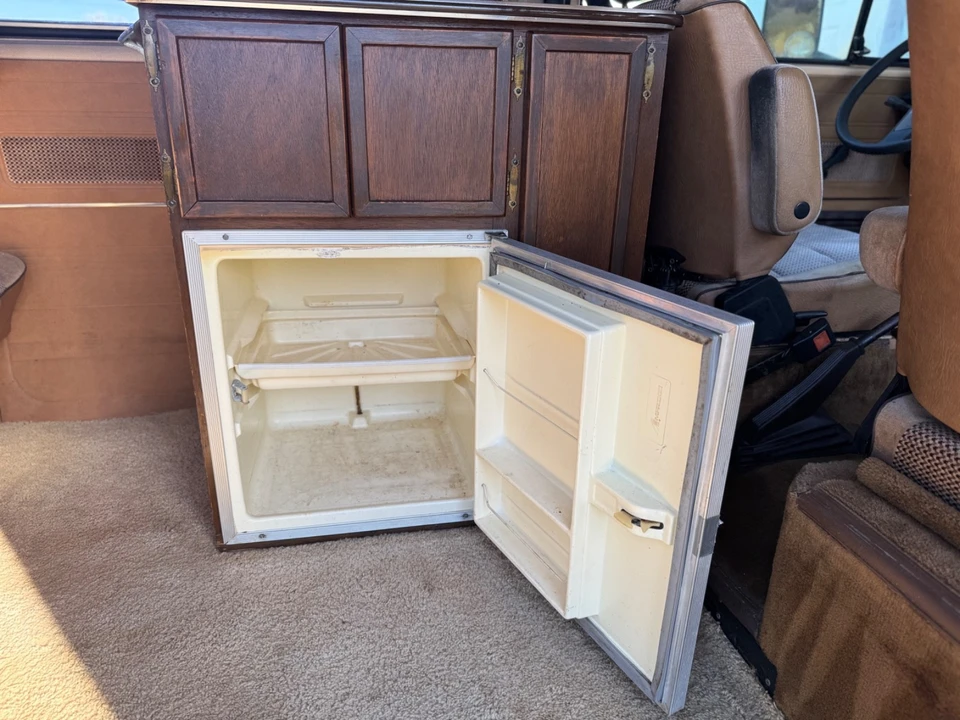 1982 Volkswagen Bay-Window Bus - Image 20 of 21