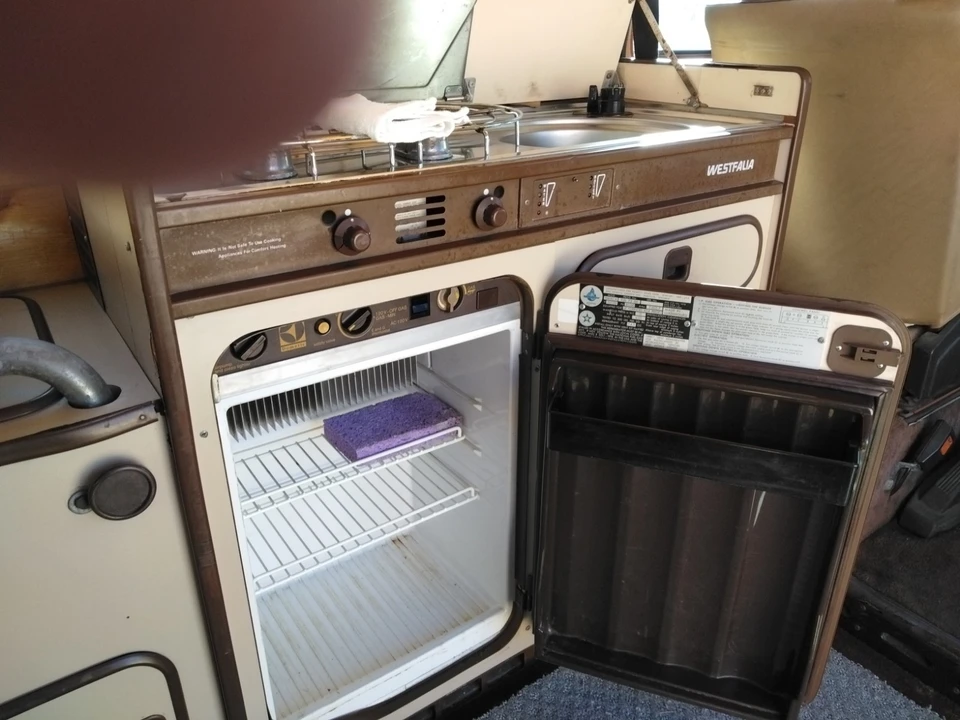 1982 Volkswagen Bay-Window Camper - Image 11 of 15