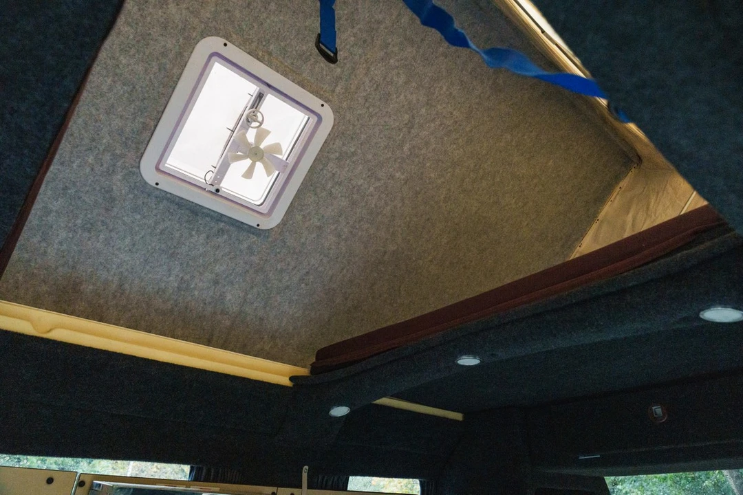 1982 Volkswagen Vanagon - Image 11 of 30