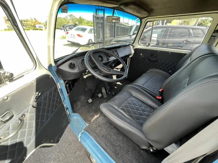 1982 Volkswagen Bay-Window Pickup - Image 11 of 18