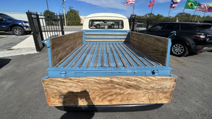 1982 Volkswagen Bay-Window Pickup - Image 5 of 18