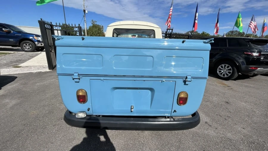 1982 Volkswagen Bay-Window Pickup - Image 9 of 18
