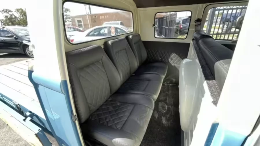 1982 Volkswagen Bay-Window Pickup - Image 10 of 10