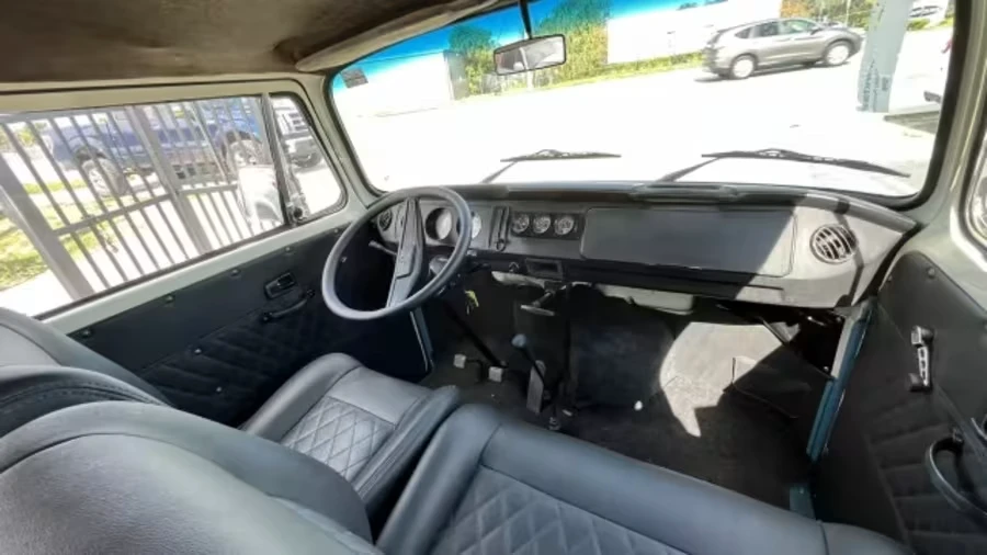 1982 Volkswagen Bay-Window Pickup - Image 9 of 10