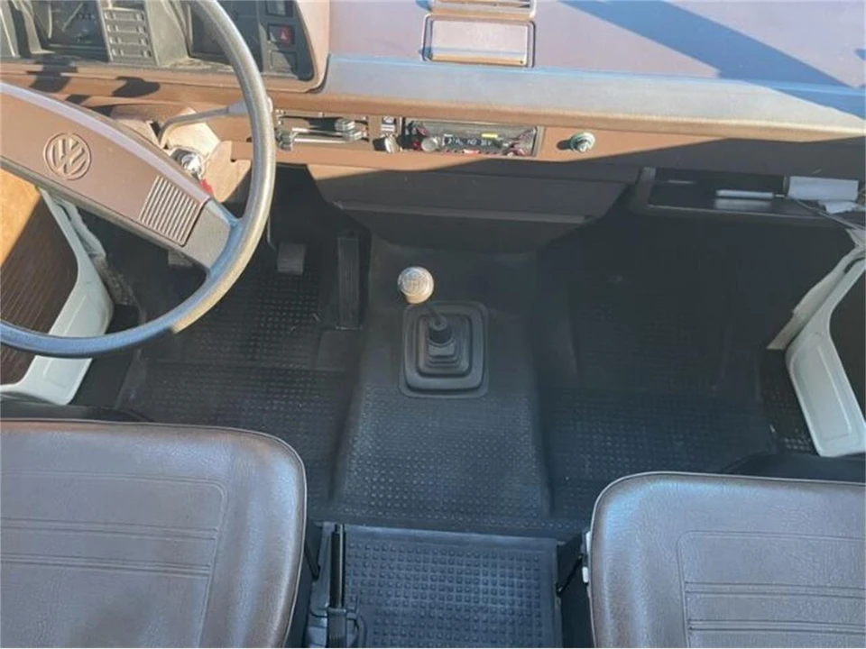 1982 Volkswagen Vanagon - Image 18 of 27