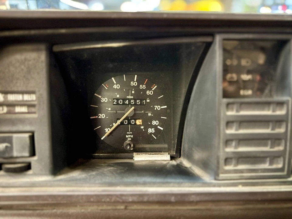 1982 Volkswagen EuroVan - Image 11 of 21