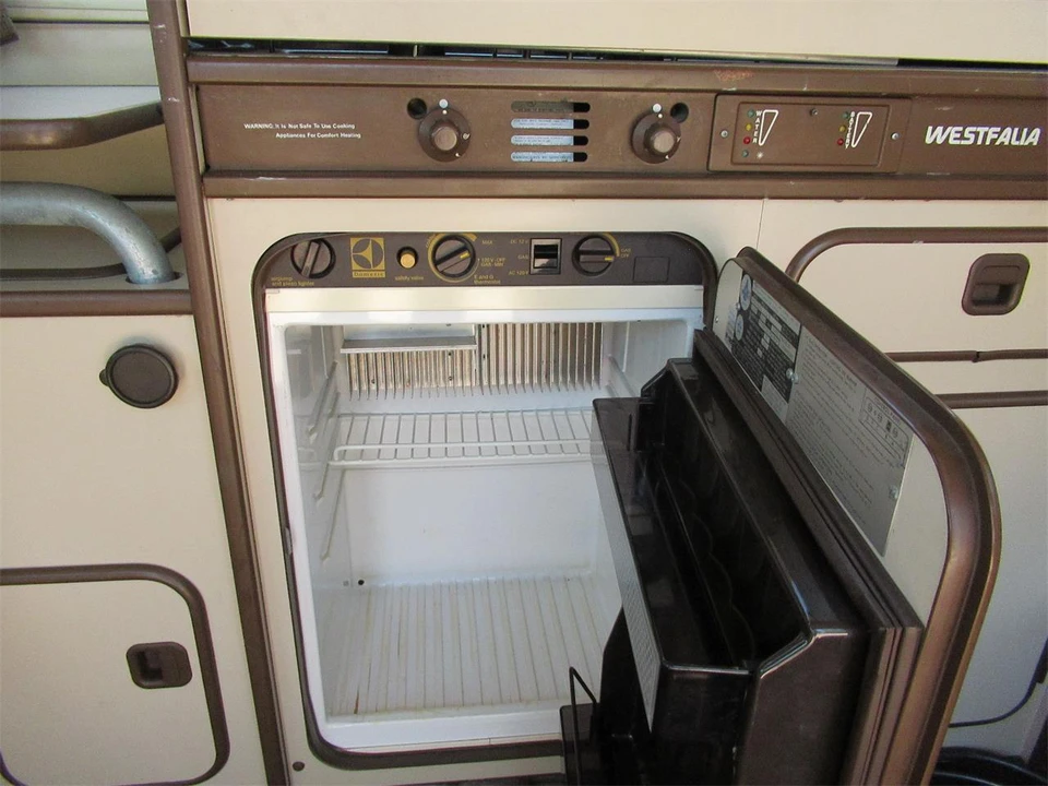 1982 Volkswagen Vanagon - Image 15 of 24