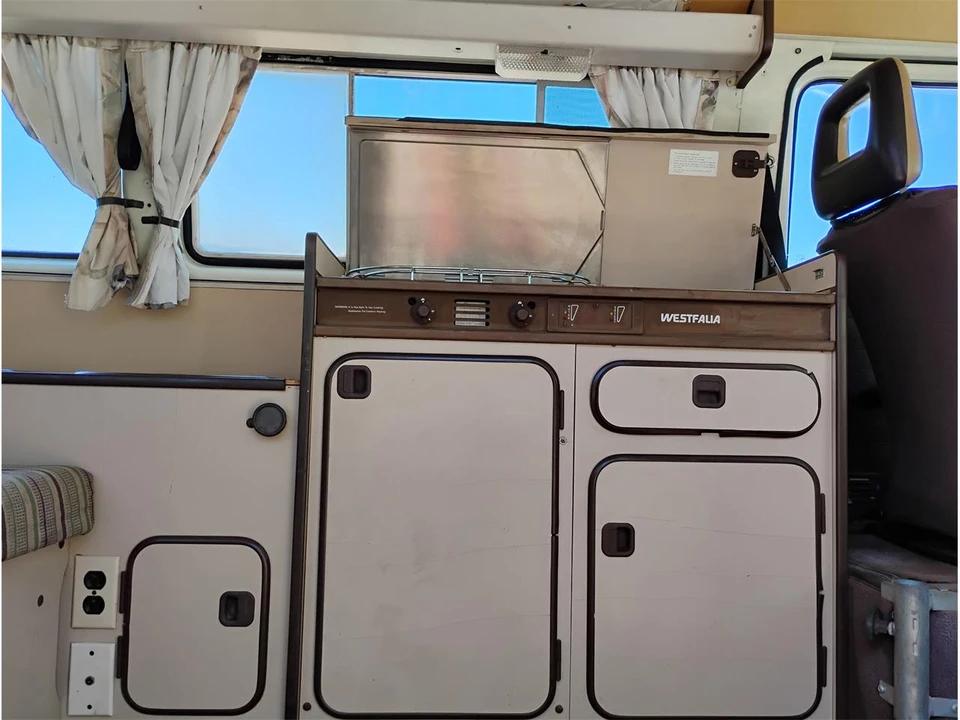 1982 Volkswagen Vanagon - Image 8 of 13
