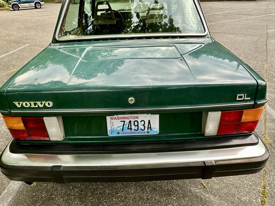1982 Volvo 244 - Image 16 of 31