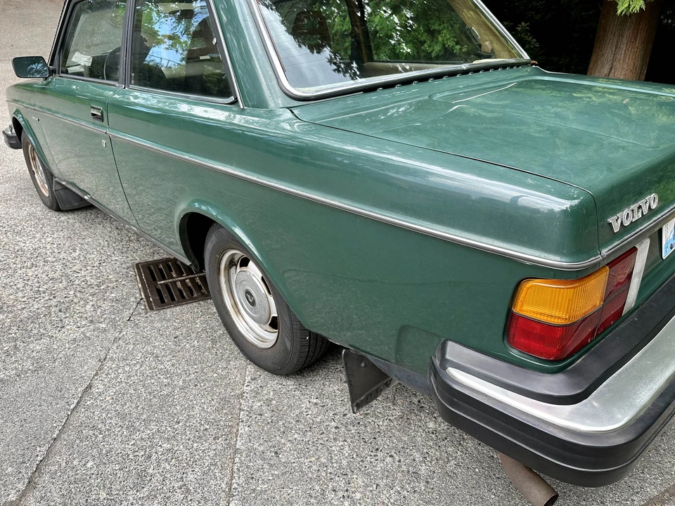 1982 Volvo 244 - Image 17 of 31