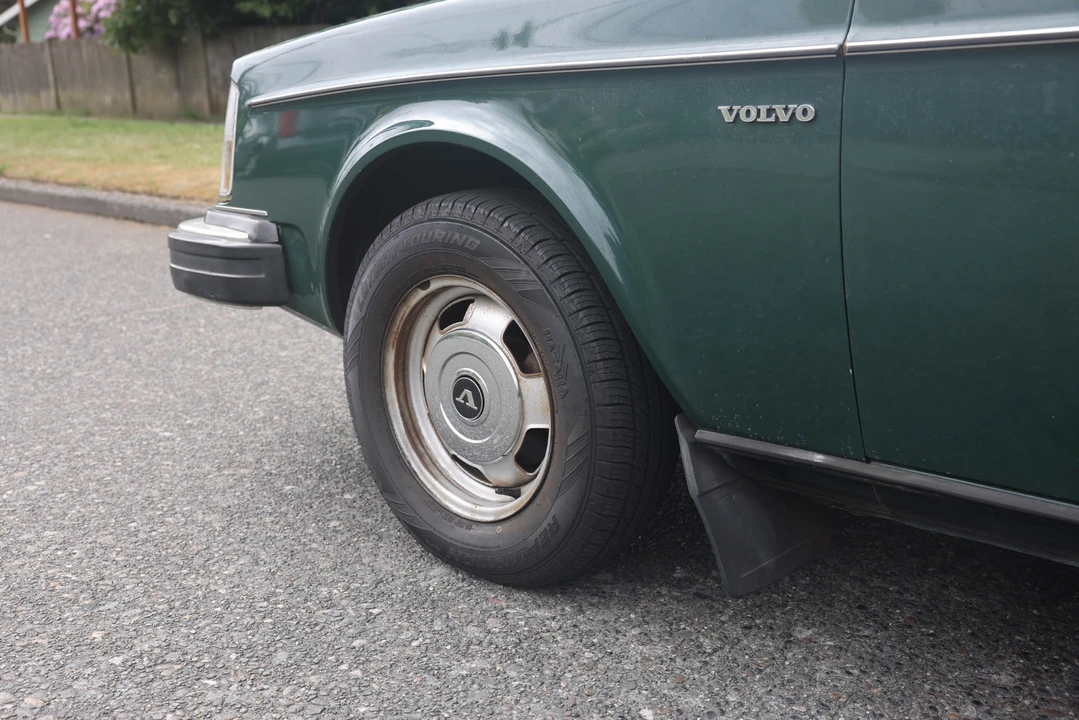 1982 Volvo 244 - Image 18 of 31