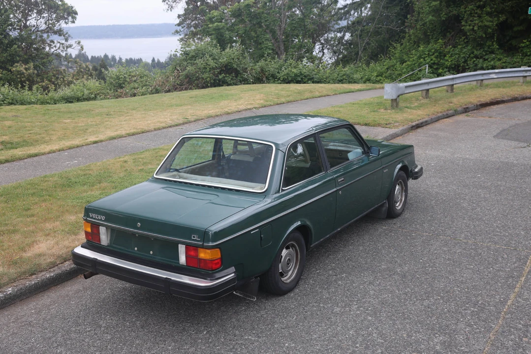 1982 Volvo 244 - Image 8 of 31