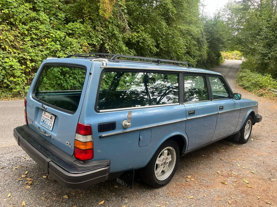 1982 Volvo 245 - Image 13 of 31