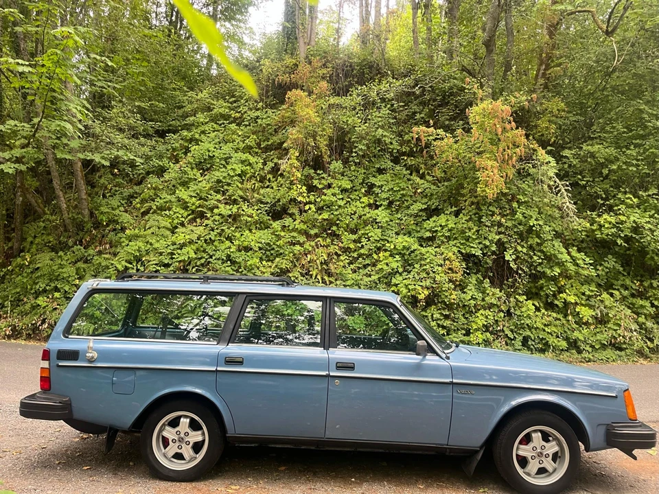 1982 Volvo 245 - Image 14 of 31