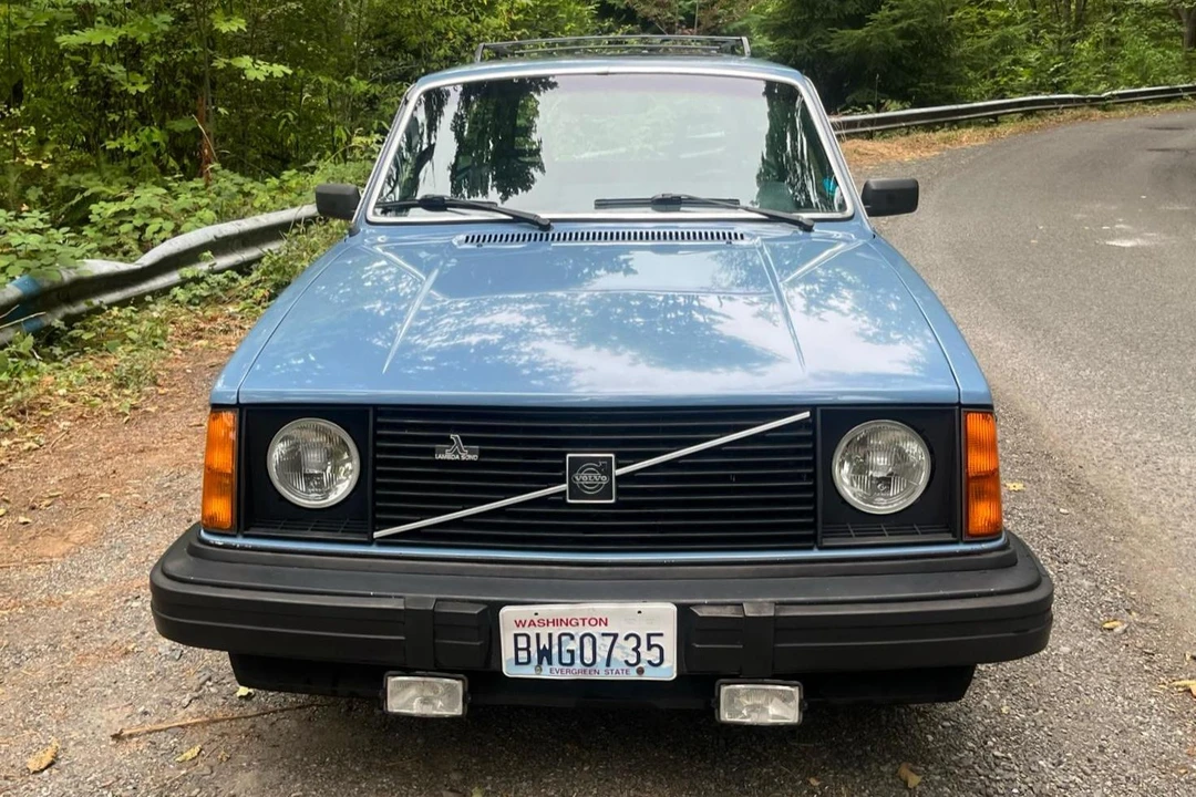 1982 Volvo 245 - Image 2 of 31