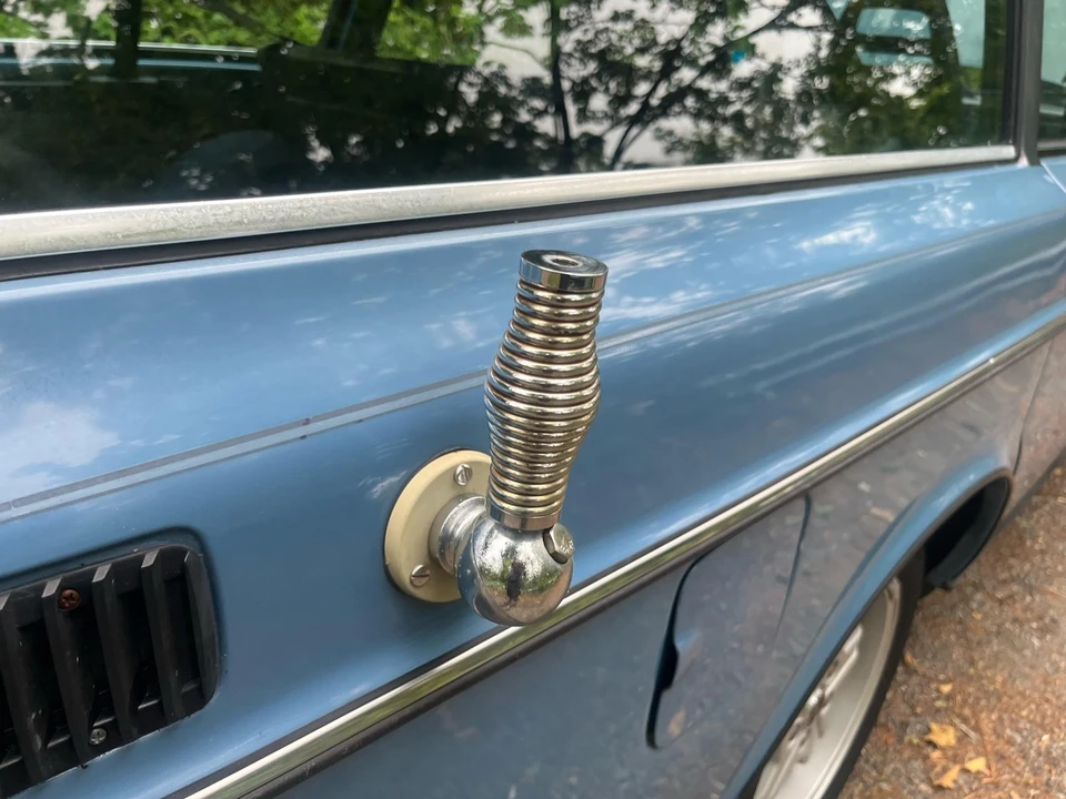 1982 Volvo 245 - Image 29 of 31