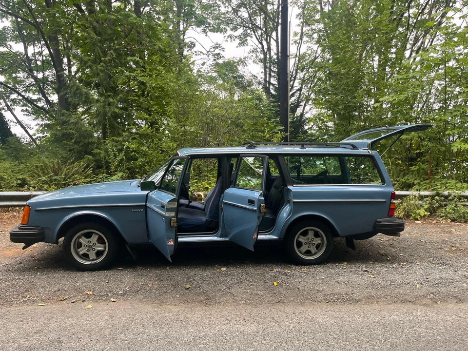 1982 Volvo 245 - Image 20 of 31