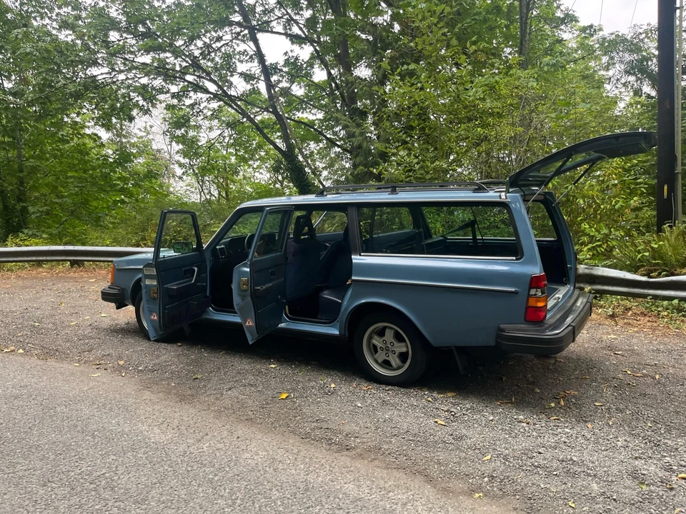 1982 Volvo 245 - Image 21 of 31