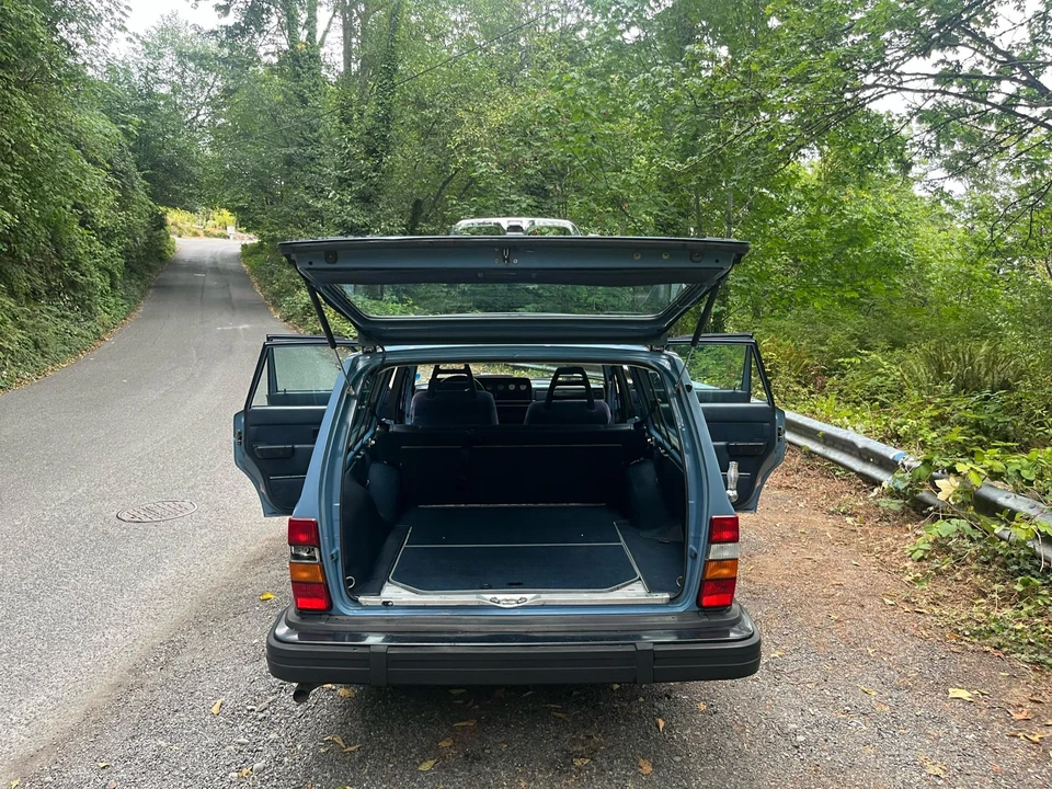 1982 Volvo 245 - Image 23 of 31