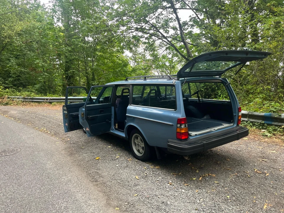 1982 Volvo 245 - Image 22 of 31