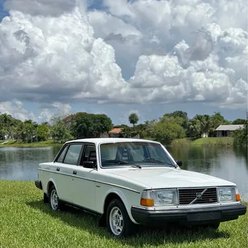 1982 Volvo 240 GL Sedan 4D