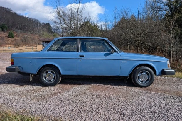1982 Volvo 242 - Image 3 of 8