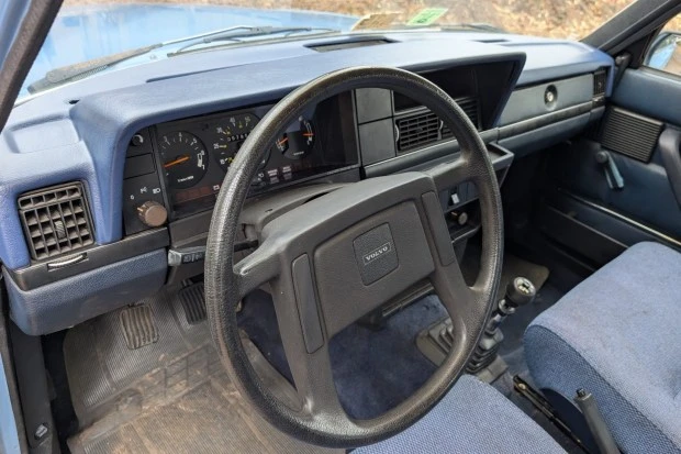 1982 Volvo 242 - Image 5 of 8