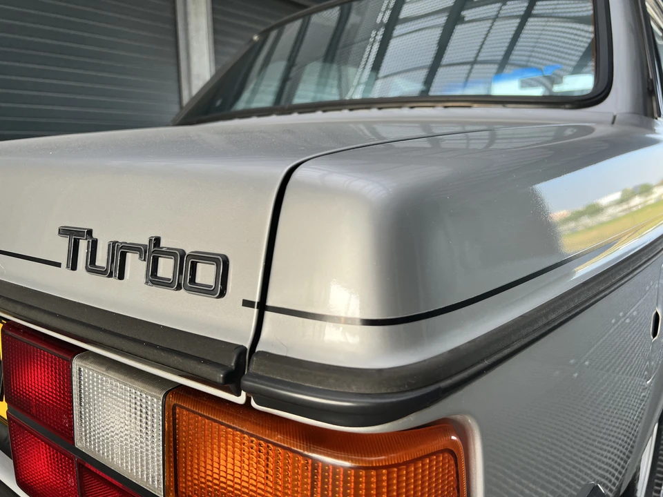 1982 Volvo 244 - Image 15 of 19