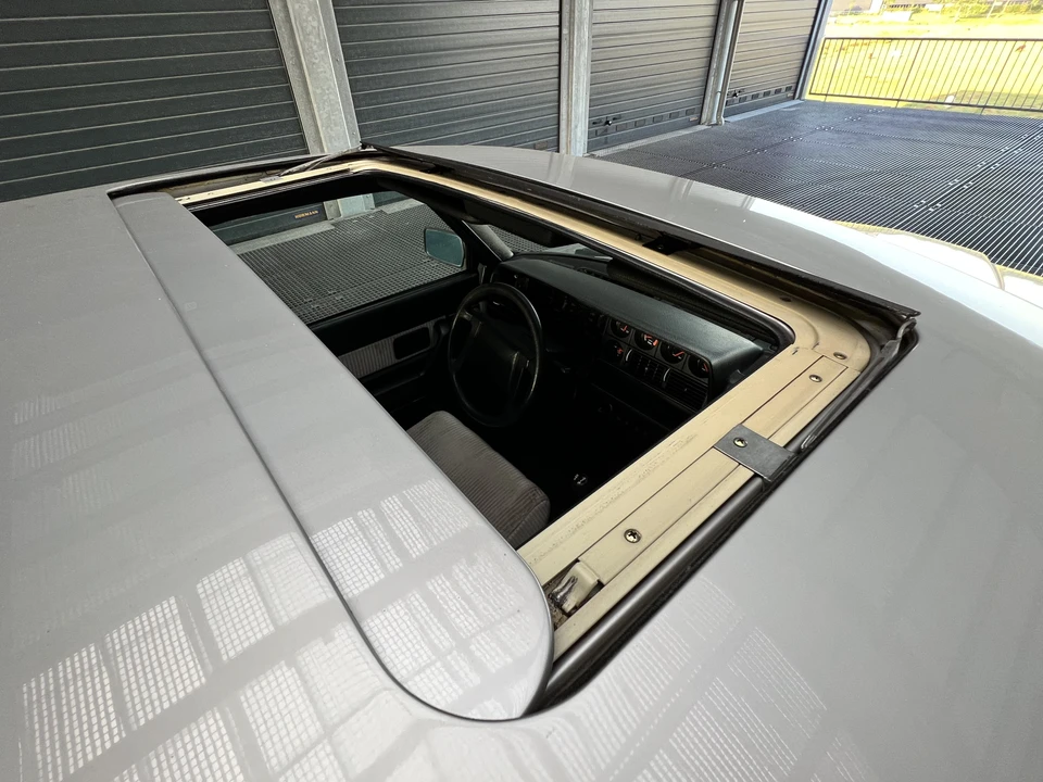 1982 Volvo 244 - Image 18 of 19