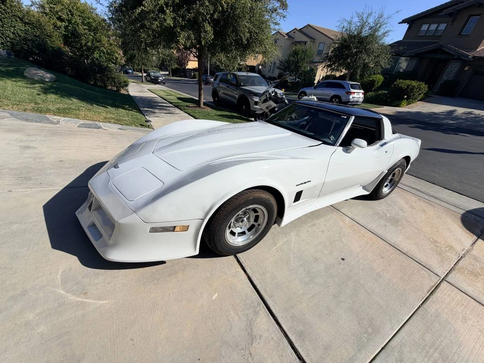 1982 Chevrolet Corvette C3 - Image 16 of 23