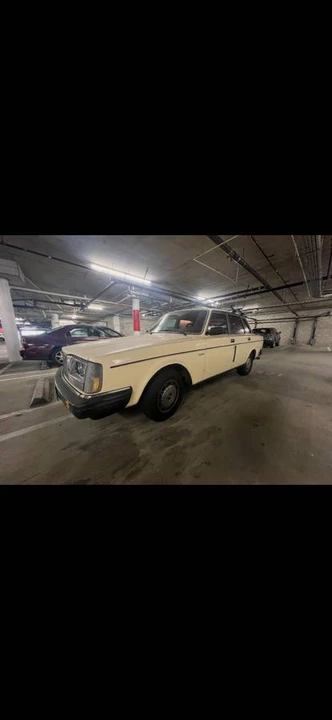 1983 Volvo 244 - Image 4 of 23