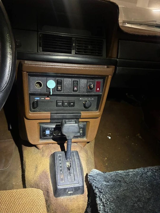 1983 Volvo 244 - Image 19 of 23