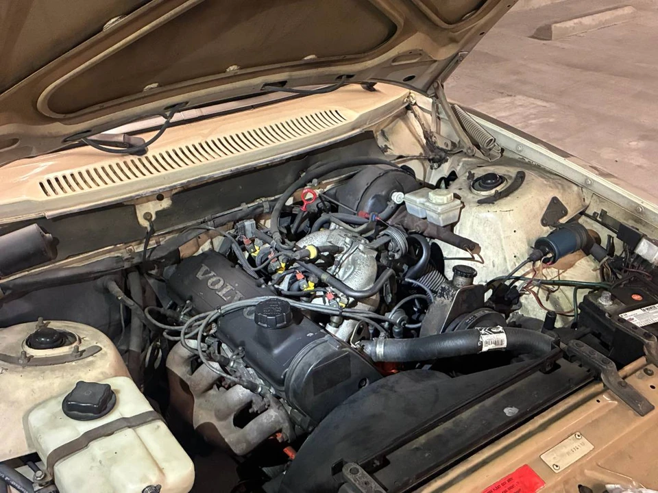 1983 Volvo 244 - Image 10 of 23