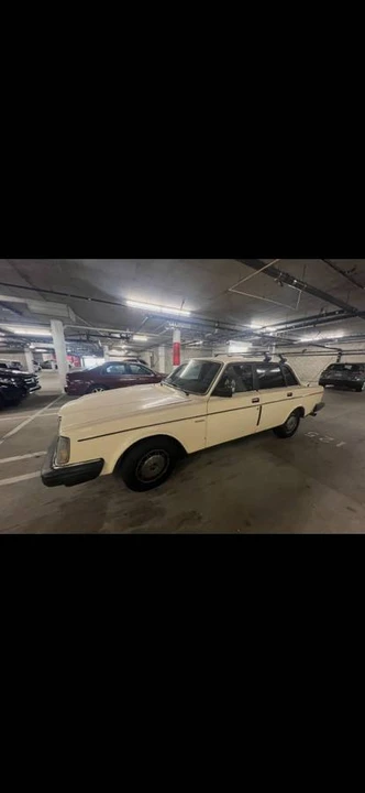 1983 Volvo 244 - Image 3 of 23
