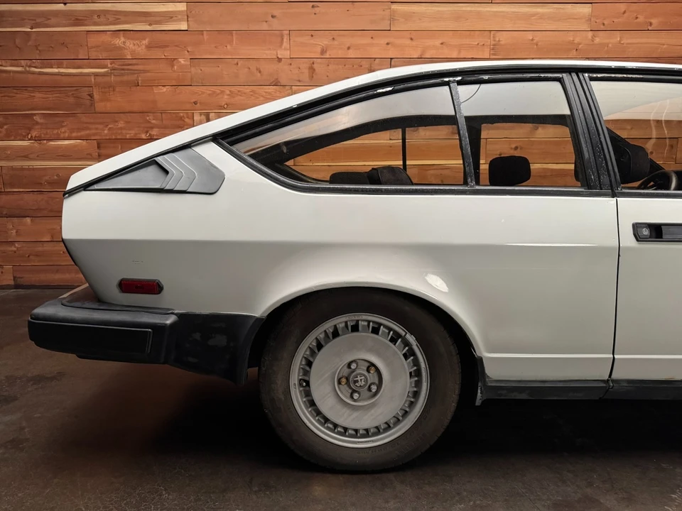 1983 Alfa Romeo Alfetta GT - Image 10 of 21