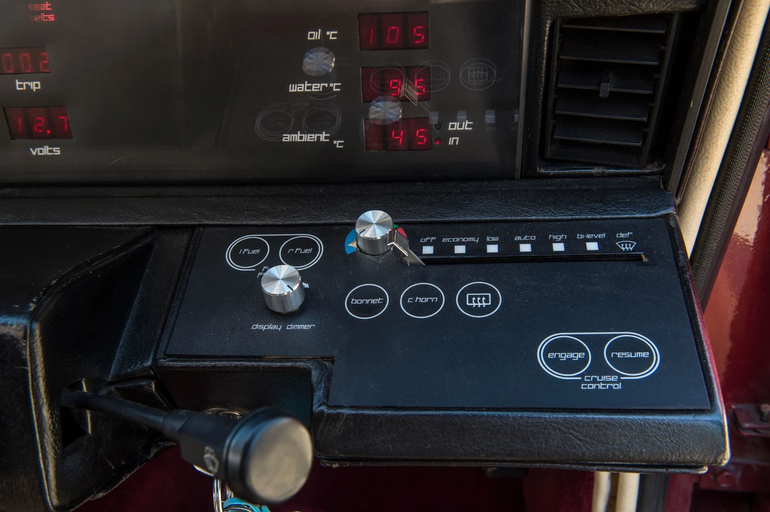 1983 Aston Martin Lagonda - Image 22 of 31
