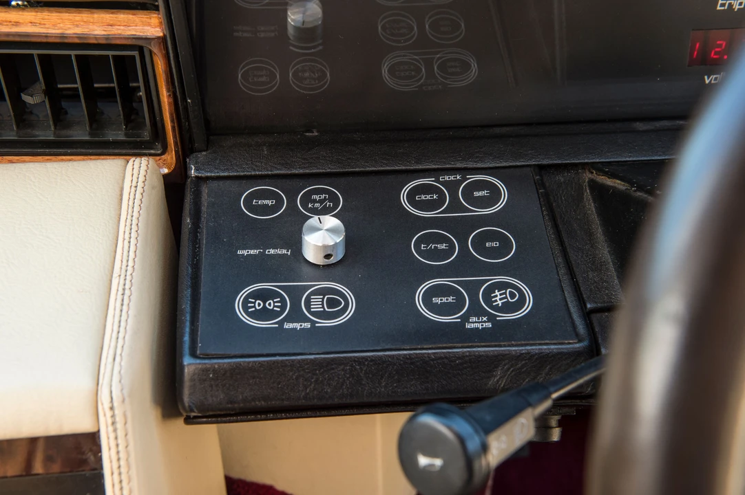 1983 Aston Martin Lagonda - Image 25 of 31