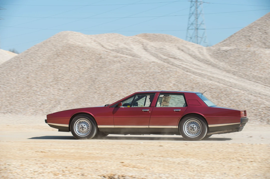 1983 Aston Martin Lagonda - Image 2 of 31