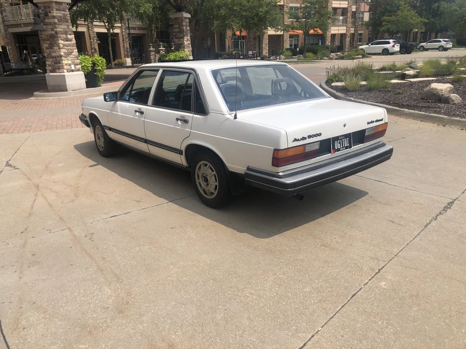 1983 Audi C2 100 & 200 & 5000 - Image 11 of 31