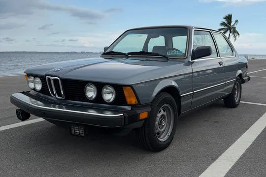 1983 BMW 320i 5-Speed