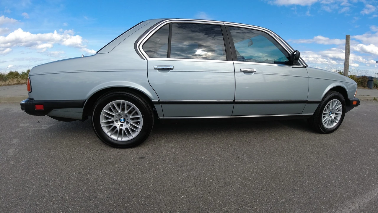 1983 BMW E23 7 Series - Image 11 of 31