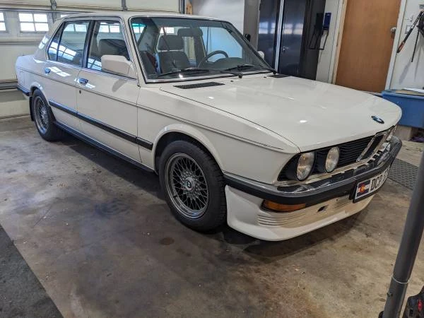 1983 BMW E28 5 Series - Image 9 of 18