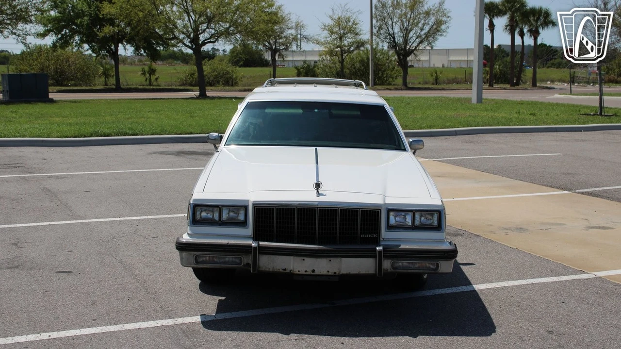 1983 Buick Electra - Image 11 of 12