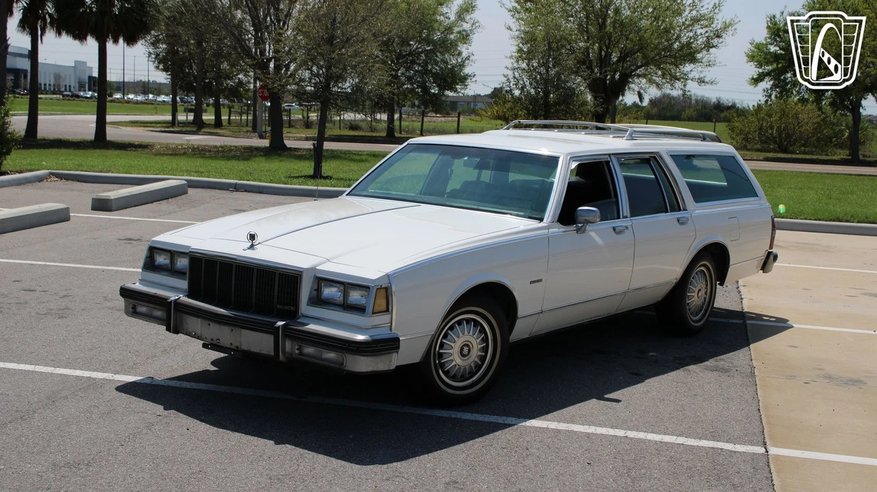 1983 Buick Electra - Image 10 of 12