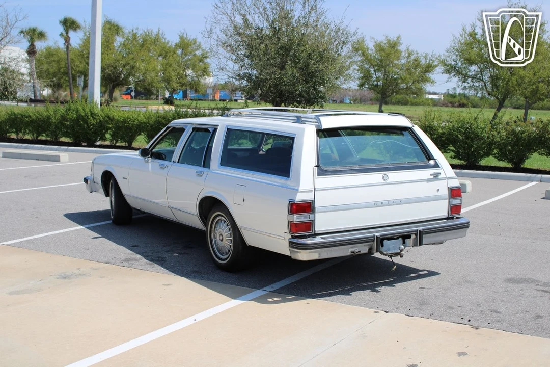 1983 Buick Electra - Image 8 of 12