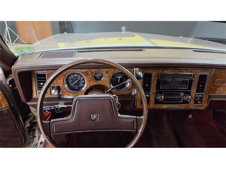 1983 Buick Electra - Image 26 of 31
