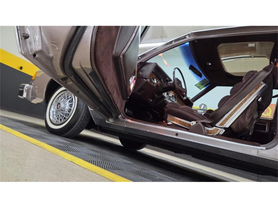 1983 Buick Electra - Image 17 of 31